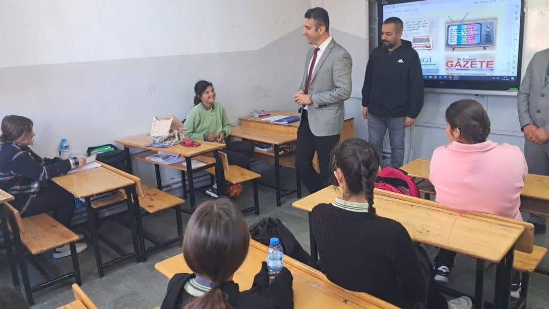 İlçe Milli Eğitim Müdürümüz Sayın Mehmet ARSLAN okul ziyaretleri kapsamında Senir Cumhuriyet Ortaokulu öğrencileri ve öğretmenleri ile bir araya geldi.