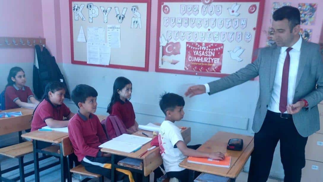 İlçe Milli Eğitim Müdürümüz Sayın Mehmet ARSLAN okul ziyaretleri kapsamında Senir İlkokulu öğrencileri ve öğretmenleri ile bir araya geldi.